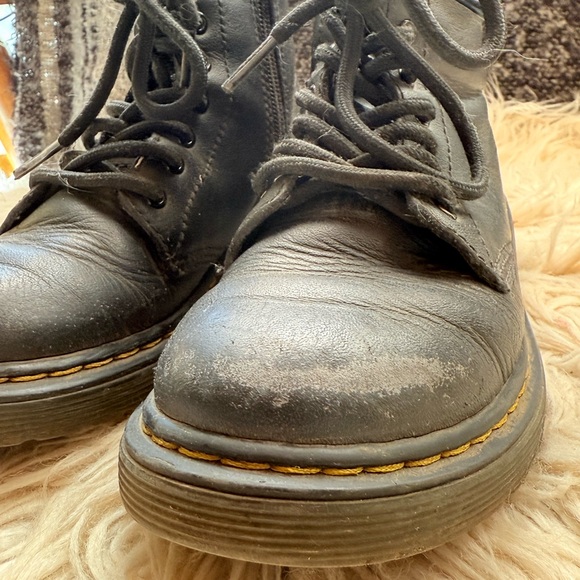 Dr. Martens Airware 1460 Kids Black Leather Boots - Picture 9 of 10